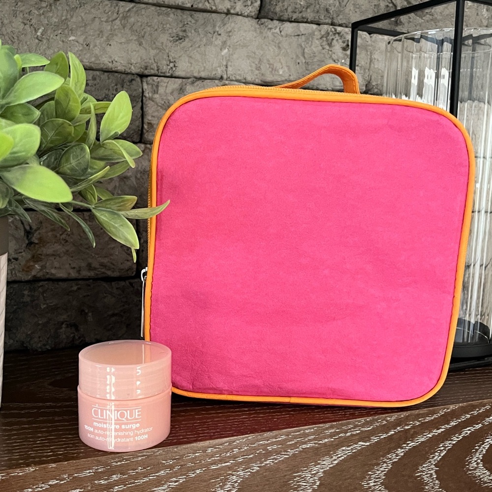 Clinique Moisture Surge with Pink Makeup Bag 🌿🆕🌿